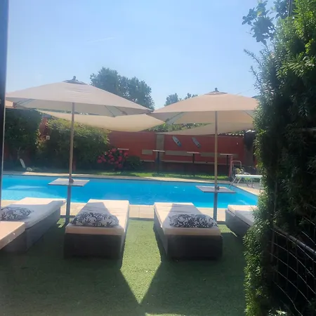 La Canonica Con Piscina A Padernello Farfengo